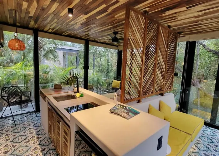 Cubo Invisible En La Selva Aparthotel